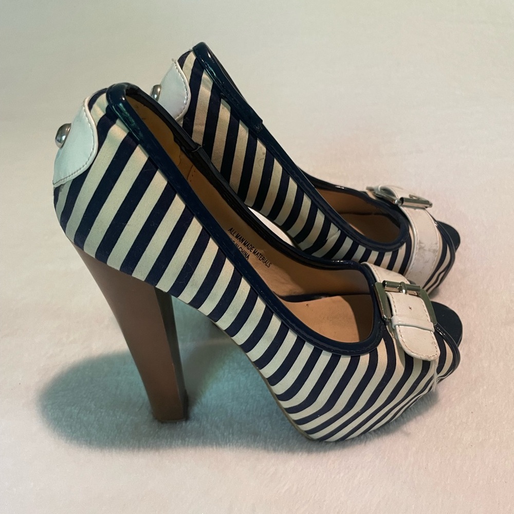 Striped y2k women’s heels